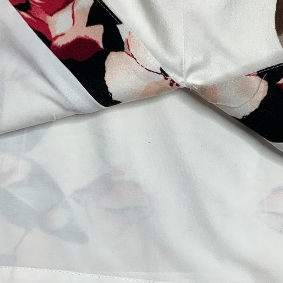 White House Black Market Pencil Skirt with Roses Floral Sz 2 - Picture 8 of 8